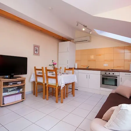 Maslina Apartament *